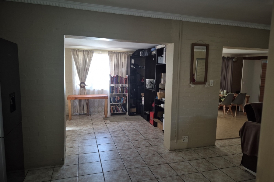 4 Bedroom Property for Sale in Onverwacht Western Cape